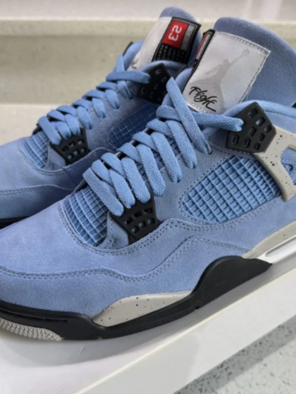 NEW Air Jordan 4 Retro 'University Blue'